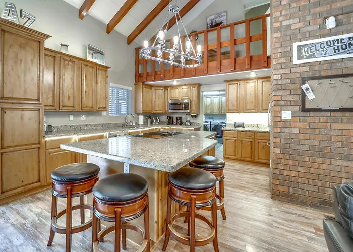 Fire Pit & Grill: Spacious 'forest Lakes Chalet' * Forest Lakes Estates